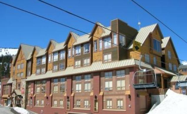 Chateau Big White Экстерьер фото