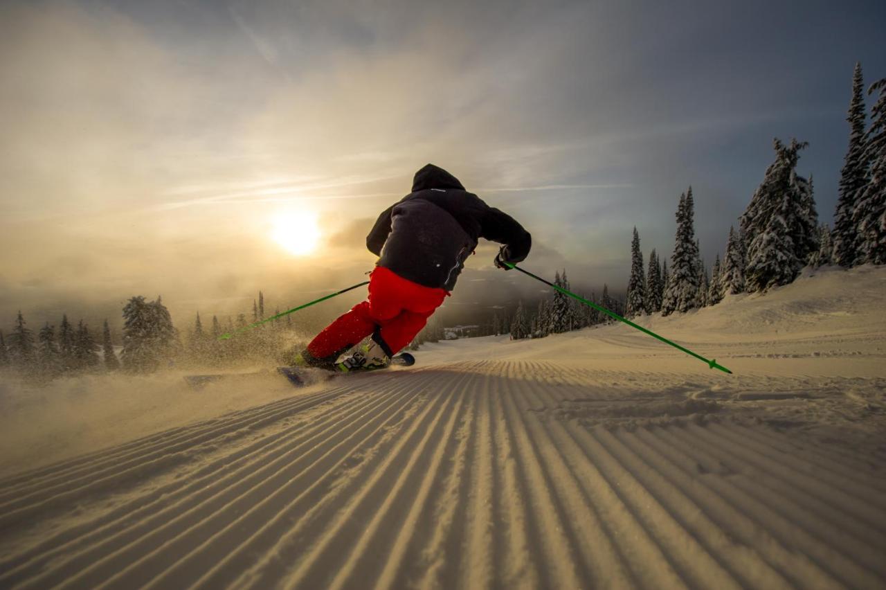 Chateau Big White Экстерьер фото