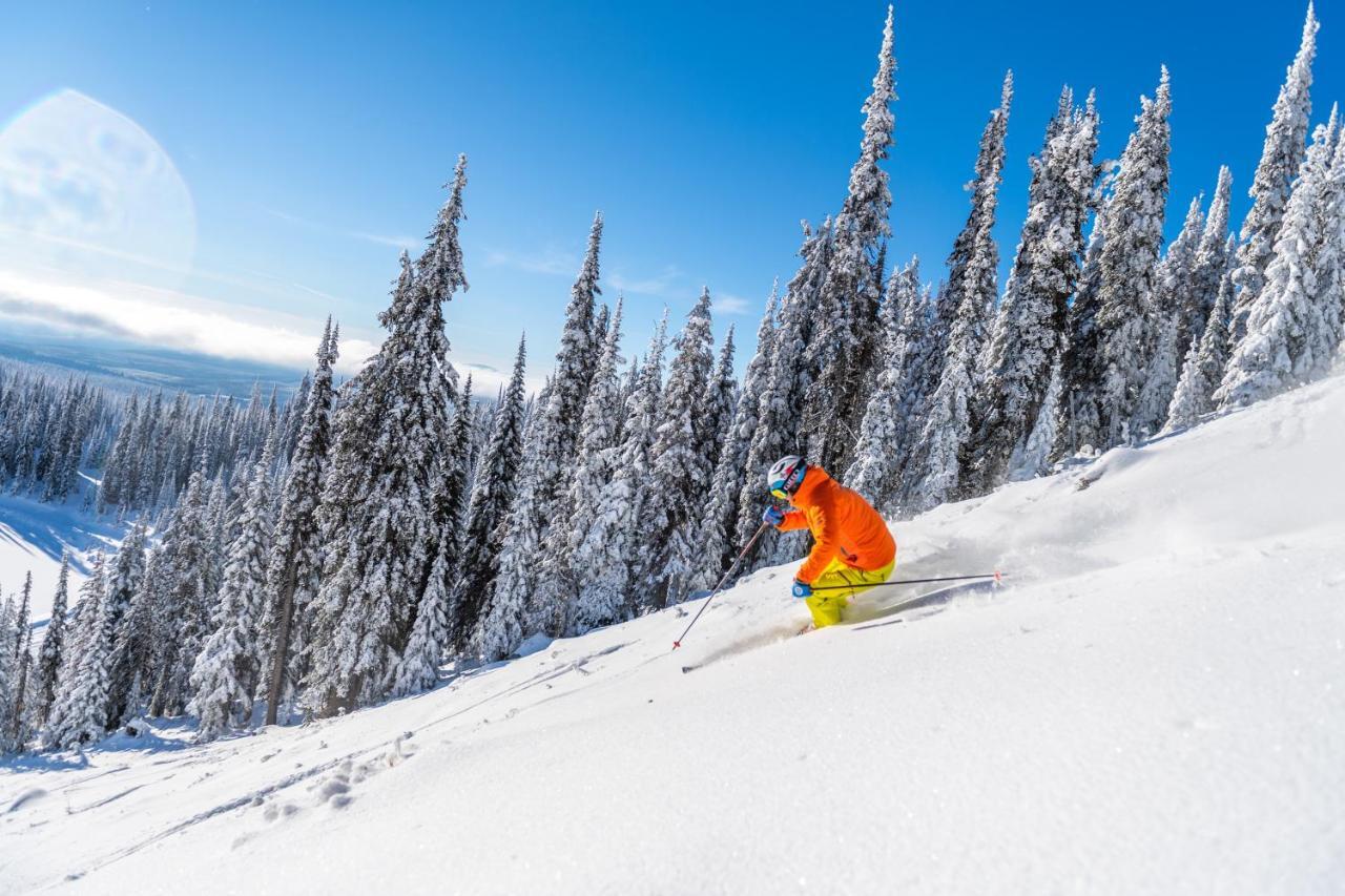 Chateau Big White Экстерьер фото