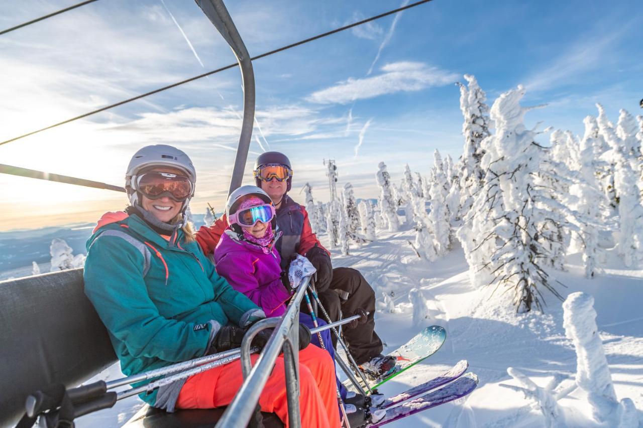 Chateau Big White Экстерьер фото