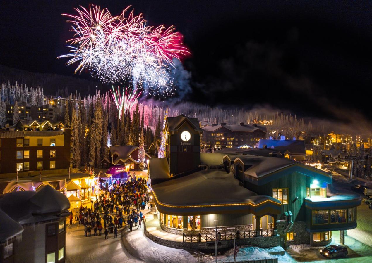 Chateau Big White Экстерьер фото
